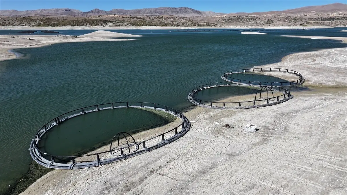 Kayseri'de Bahçelik Barajı'nda Su Seviyesi Yüzde 60 Düştü