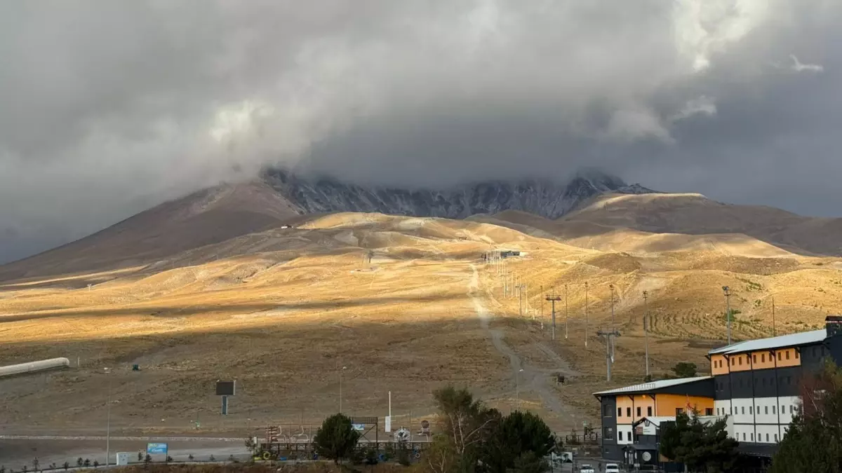 Erciyes Dağı'na İlk Kar Düştü