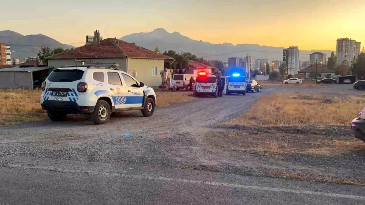 Kayseri'de Baba ve Oğul Tüfekle Yaralandı