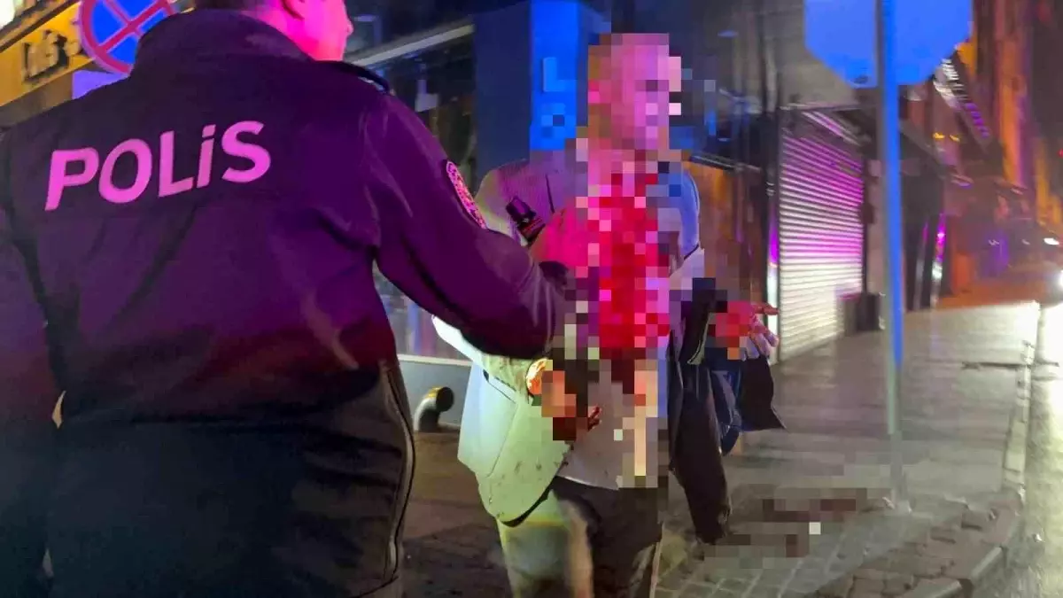 Kayseri'de Gece Kulübü Kavgası: Baba ve Oğul Yaralı