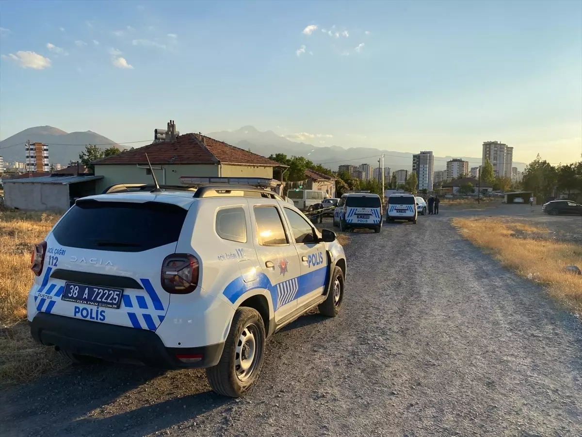 Kayseri'de Baba ve Oğul Silahlı Saldırıya Uğradı