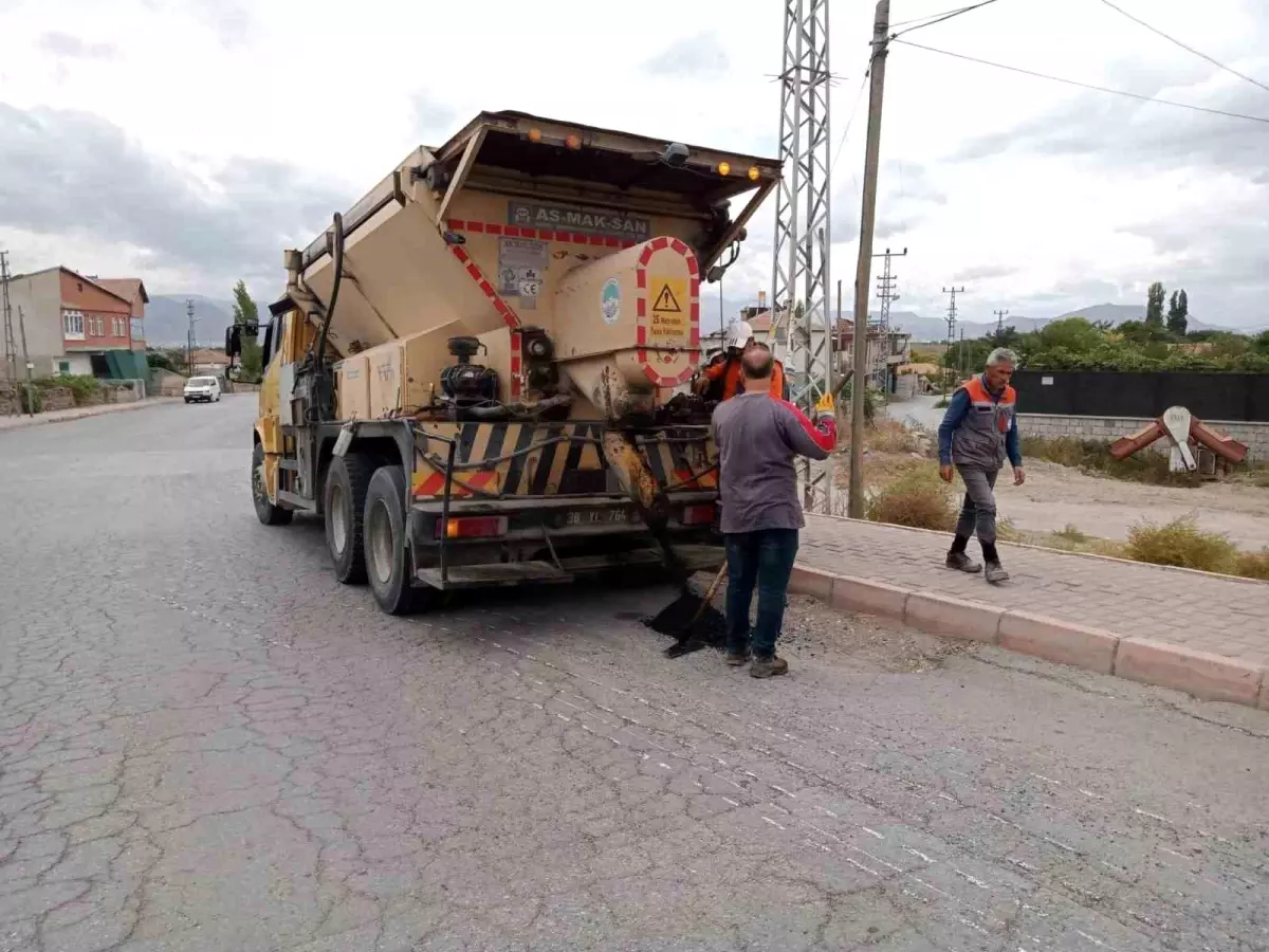 Kayseri Büyükşehir Belediyesi Kırsal Yolları Kışa Hazırlıyor