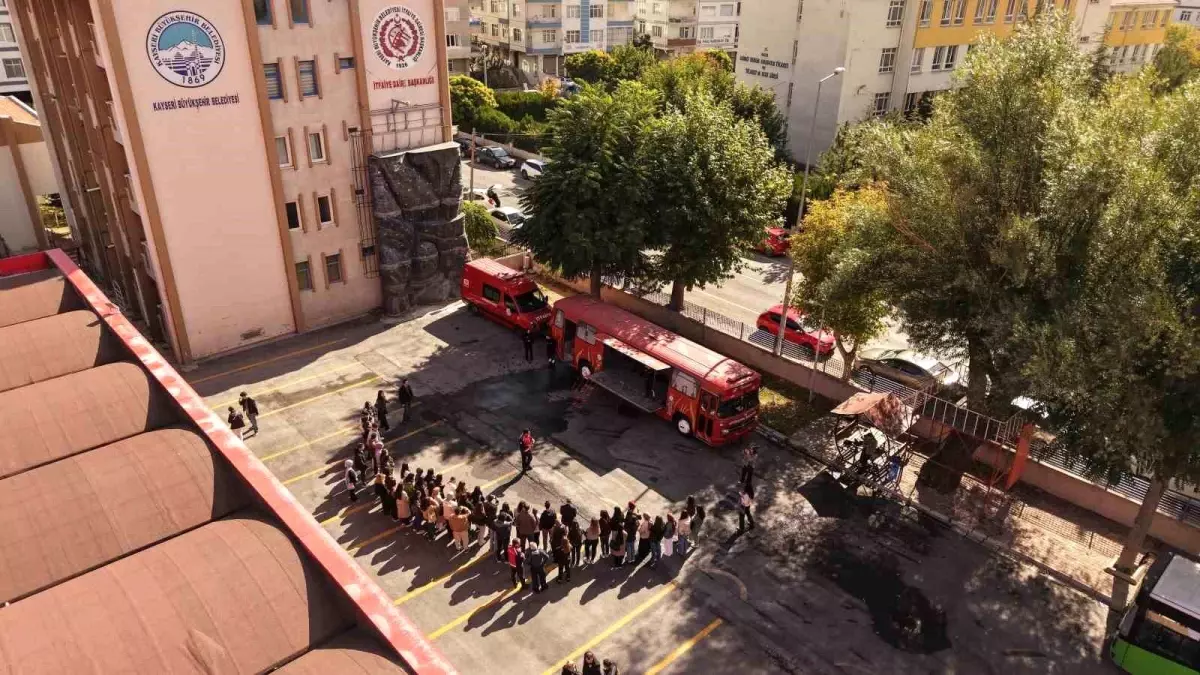 Kayseri Büyükşehir Belediyesi, Dünya Afet Riskleri Azaltma Günü'nde Eğitim Düzenledi
