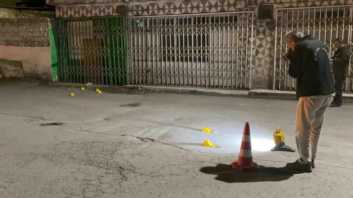 Kayseri'de Pompalı Tüfekle Açılan Ateş Evi Vurdu