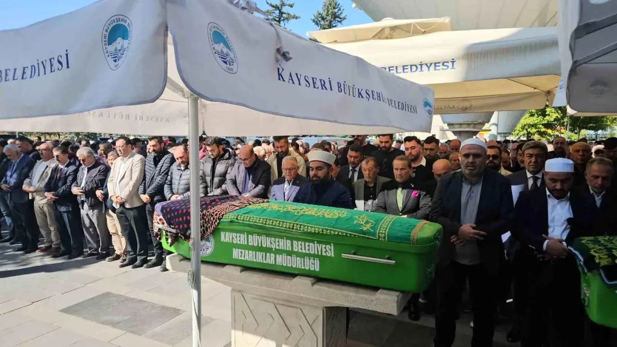 Kayseri Sanayiciler Derneği Başkanı Memici Kızılkaya'nın Eşi Son Yolculuğuna Uğurlandı