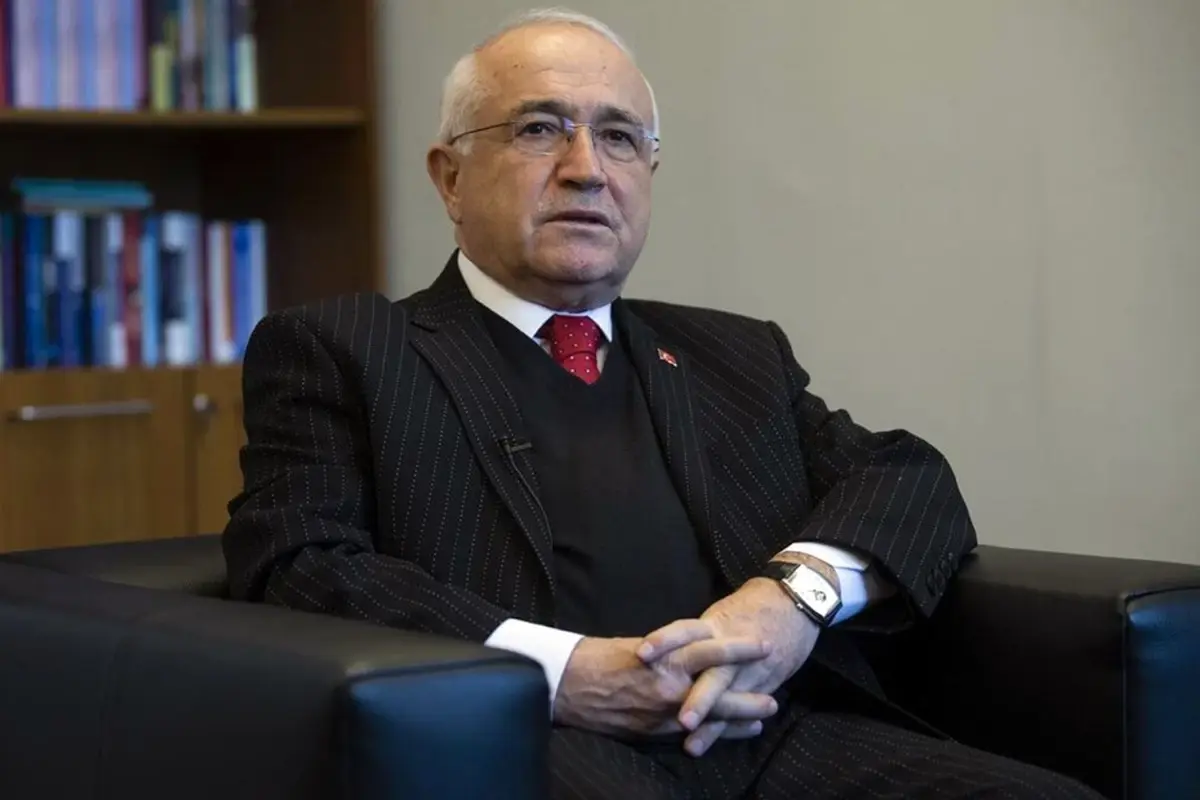 Skandal iddia! Cemil Çiçek'e mesaj attığını sanarken, yanlış kişiden torpil istedi