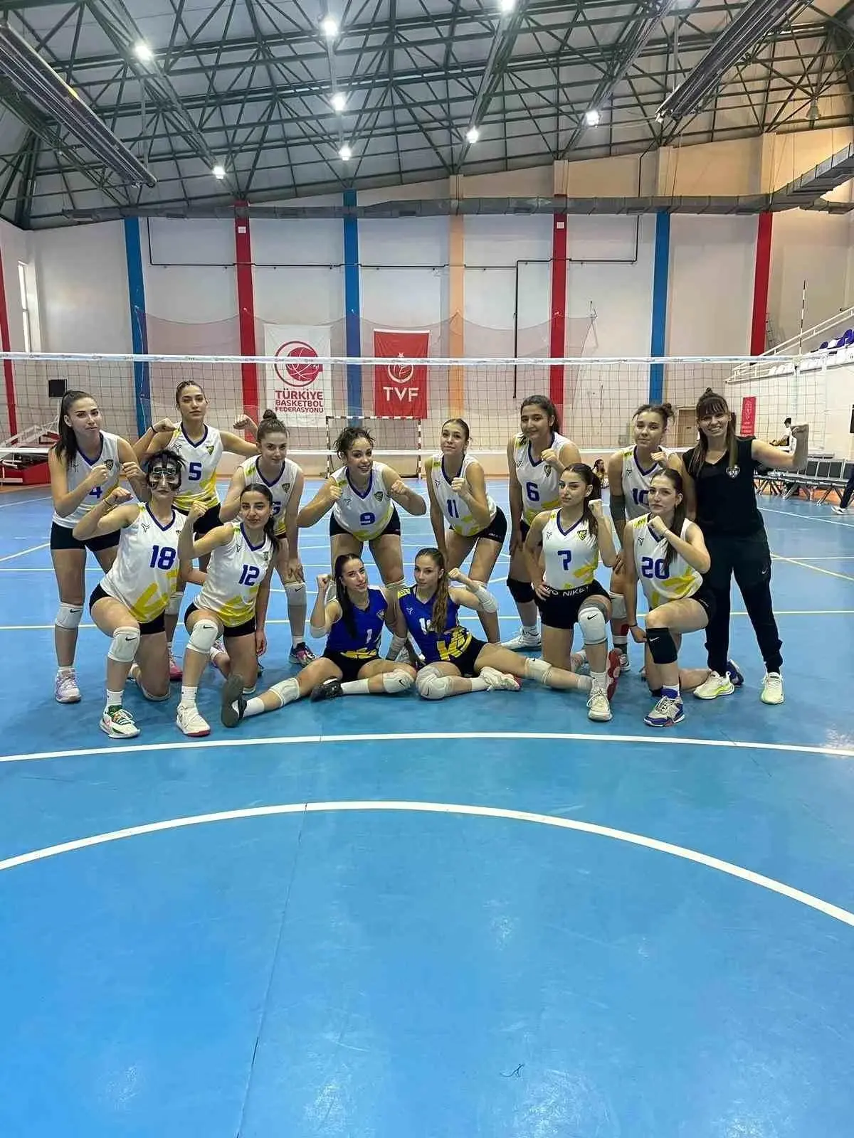 Kayseri Voleybol, Rakibini Set Vermeden Yendi