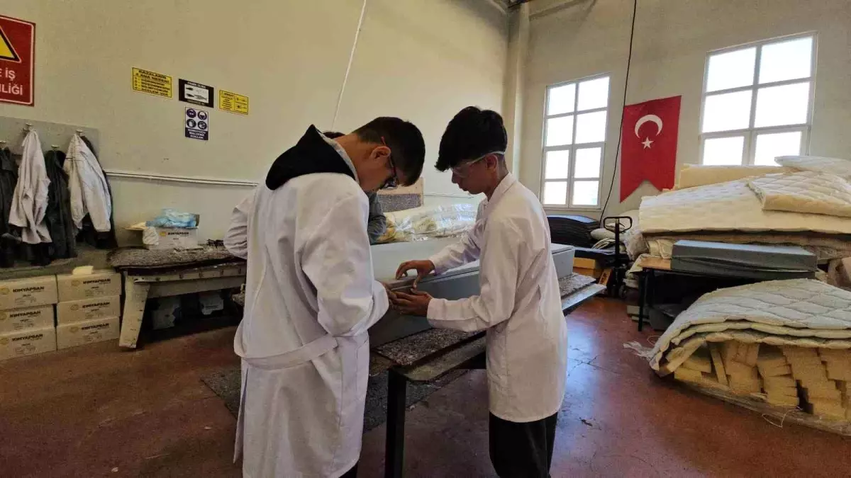 Kayseri'den Gazze'ye Destek Yataklar Gönderildi