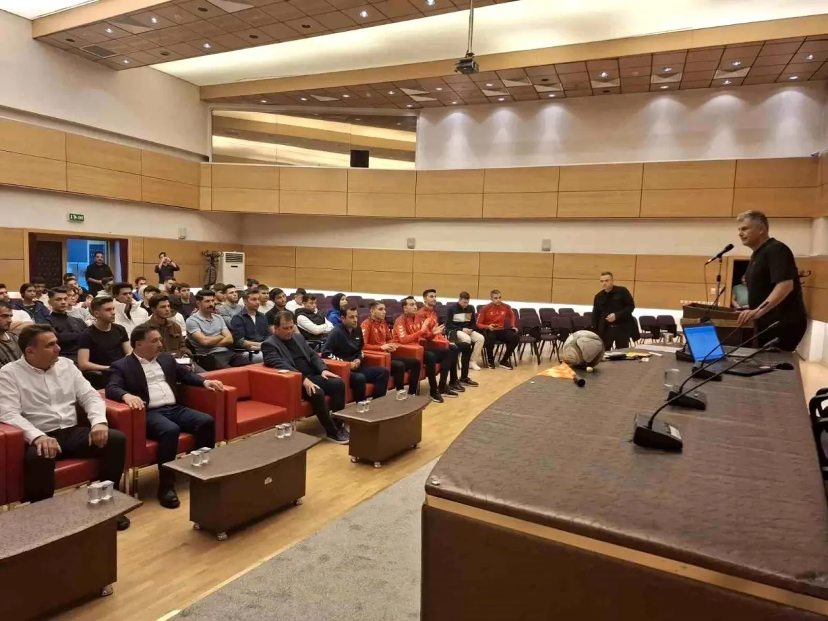 Kayseri'de Aday Hakem Kursu Tamamlandı