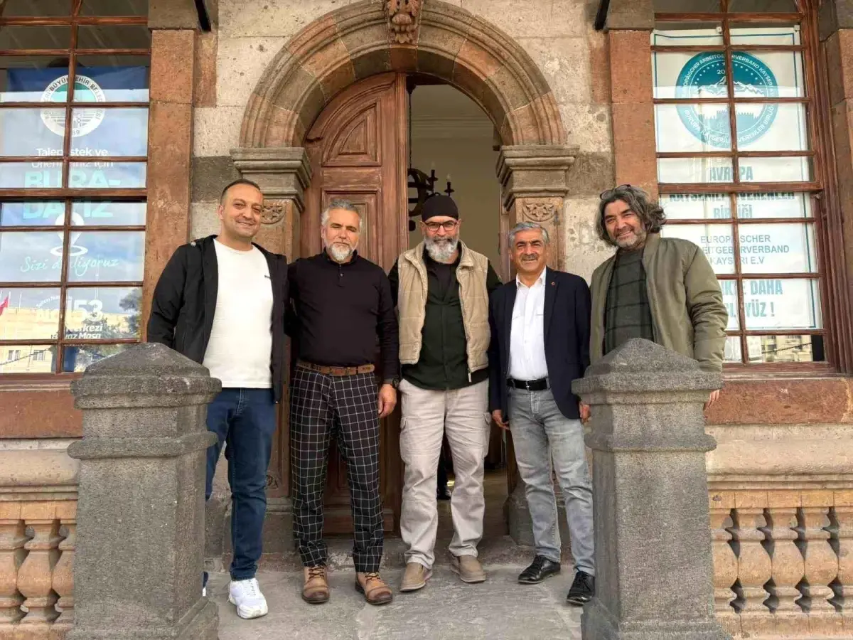 İhsan Kılıç'tan Avrupalı Türkler için İrtibat Bürosu Çağrısı