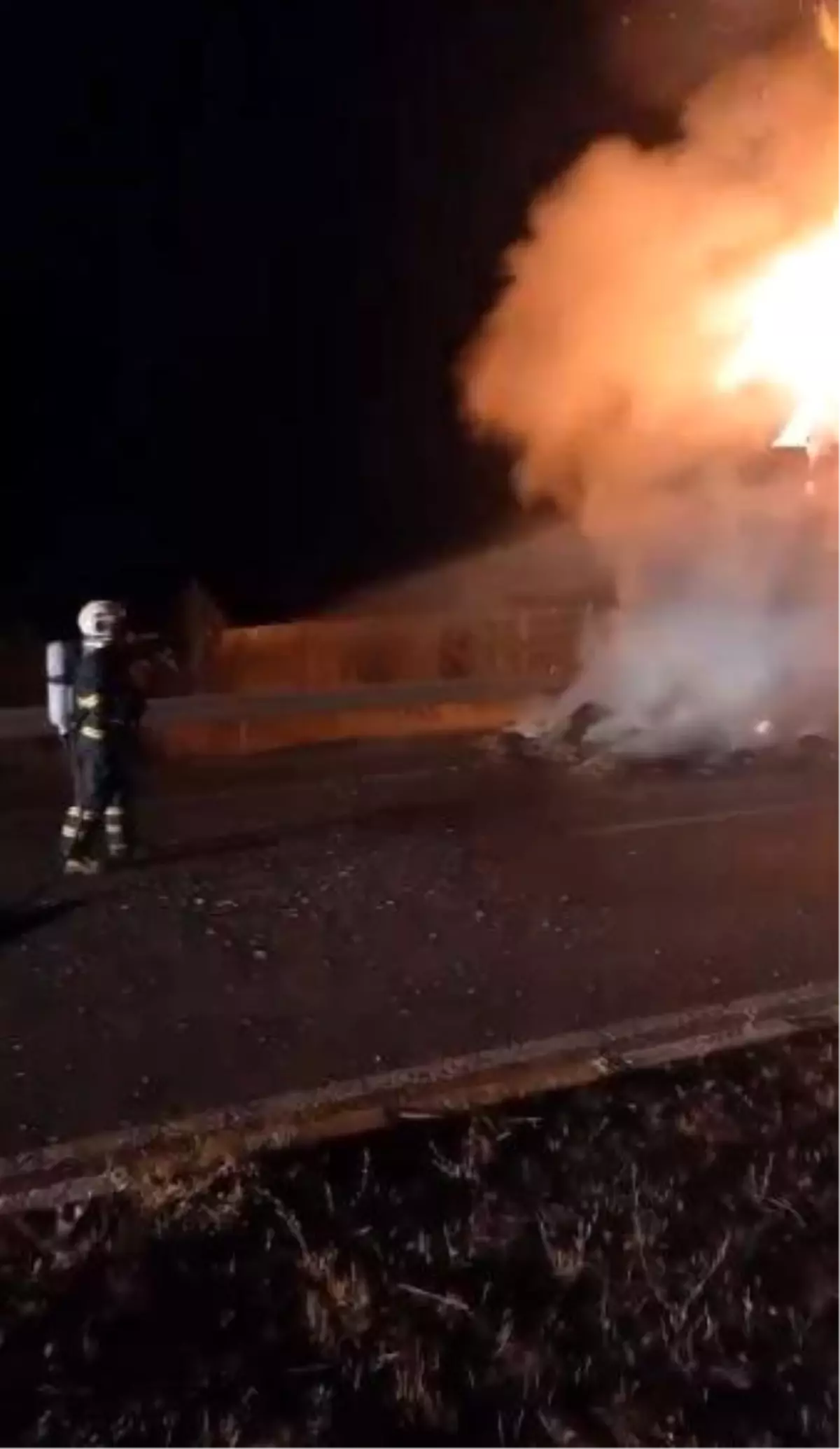 Sivas'ta Saman Yüklü Tırda Yangın