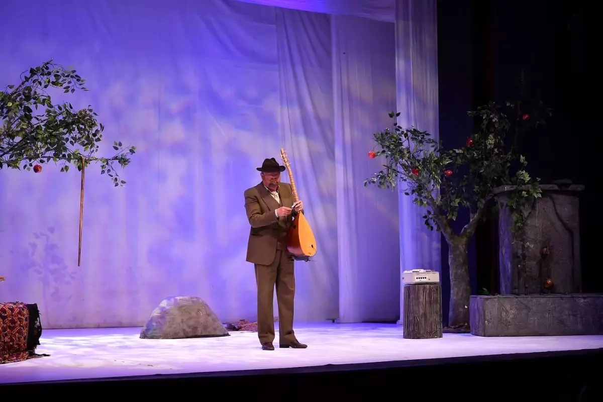 Kayseri'de Aşık Veysel Anısına Tiyatro Gösterimi