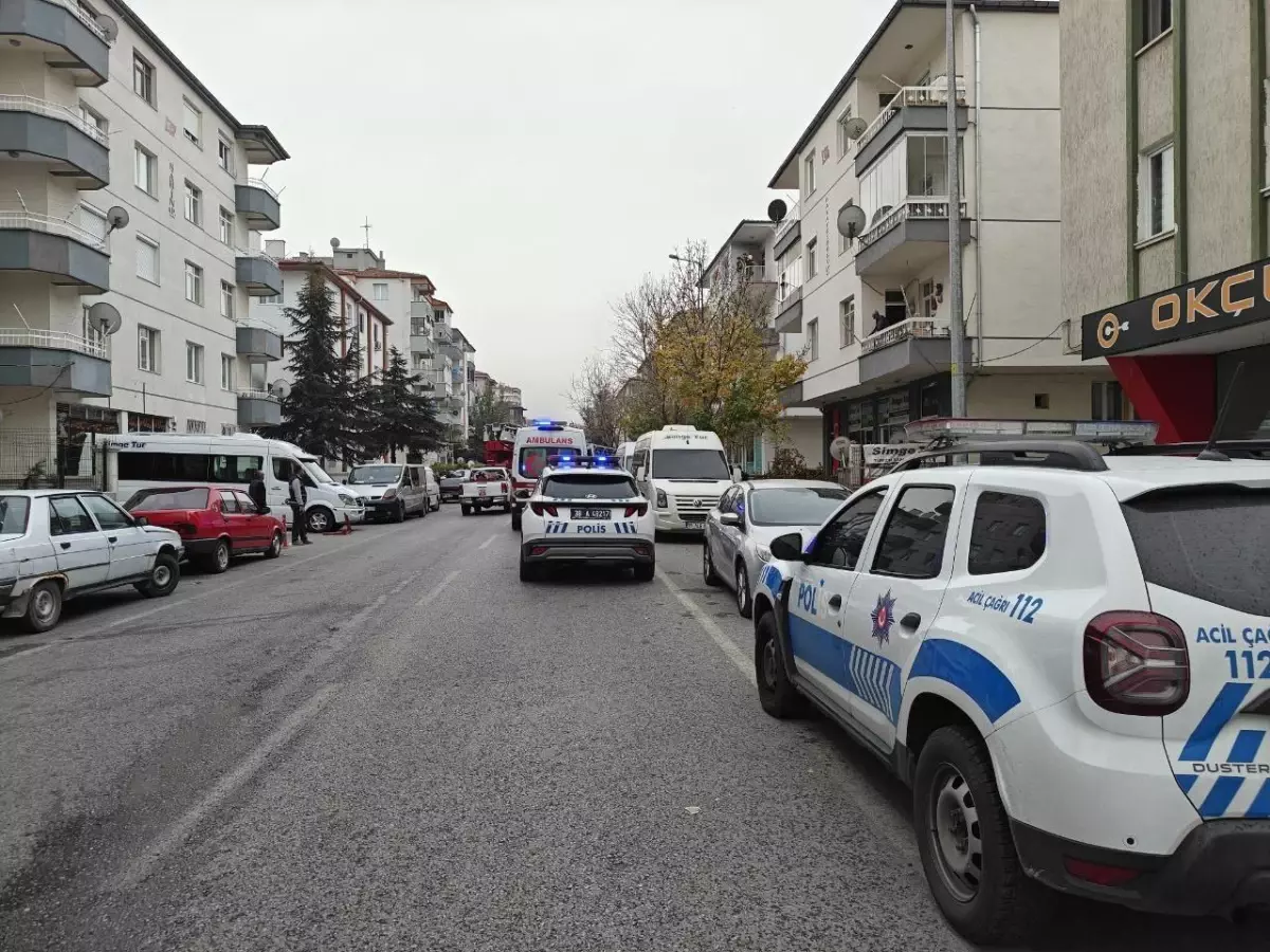 Kayseri'de Evini Ateşe Verdi