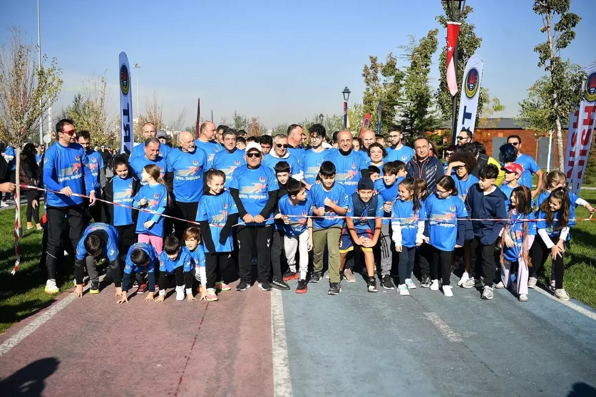 Depremzede Çocuklar İçin Koşu Etkinliği