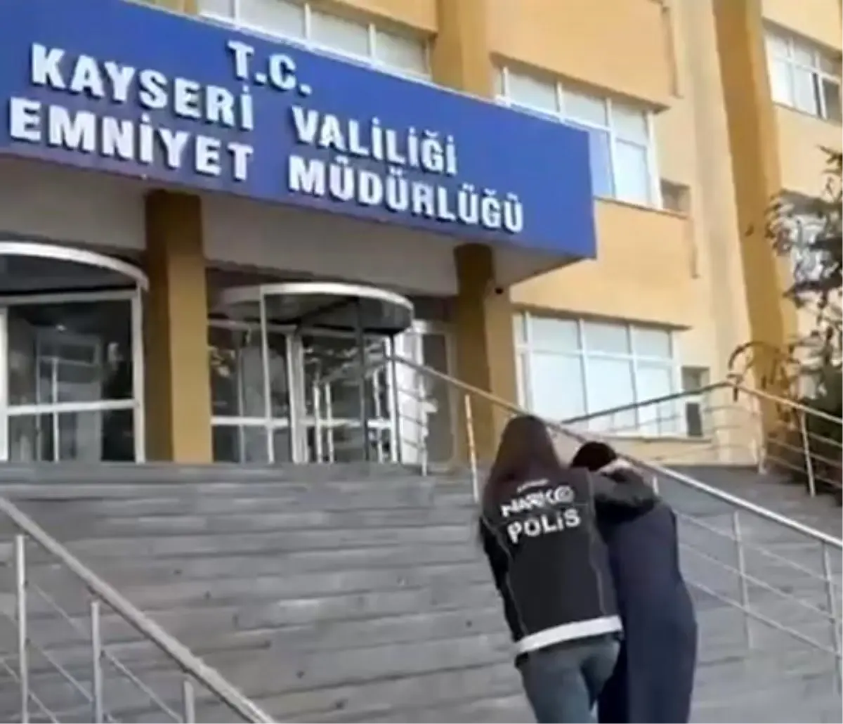 Kayseri'de Uyuşturucu Kuryesi Yakalandı