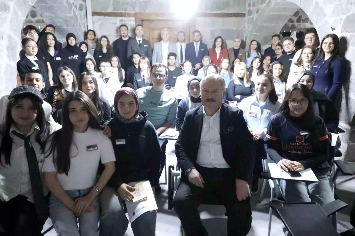 Başkan Palancıoğlu'ndan Mektep Melikgazi Öğrencilerine Kariyer Tavsiyeleri