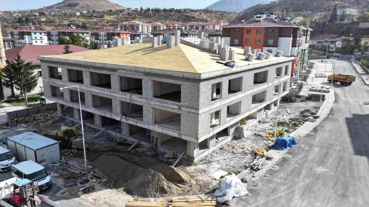 Hacılar'da Kentsel Dönüşüm ile Ticaret Alanları Gelişiyor