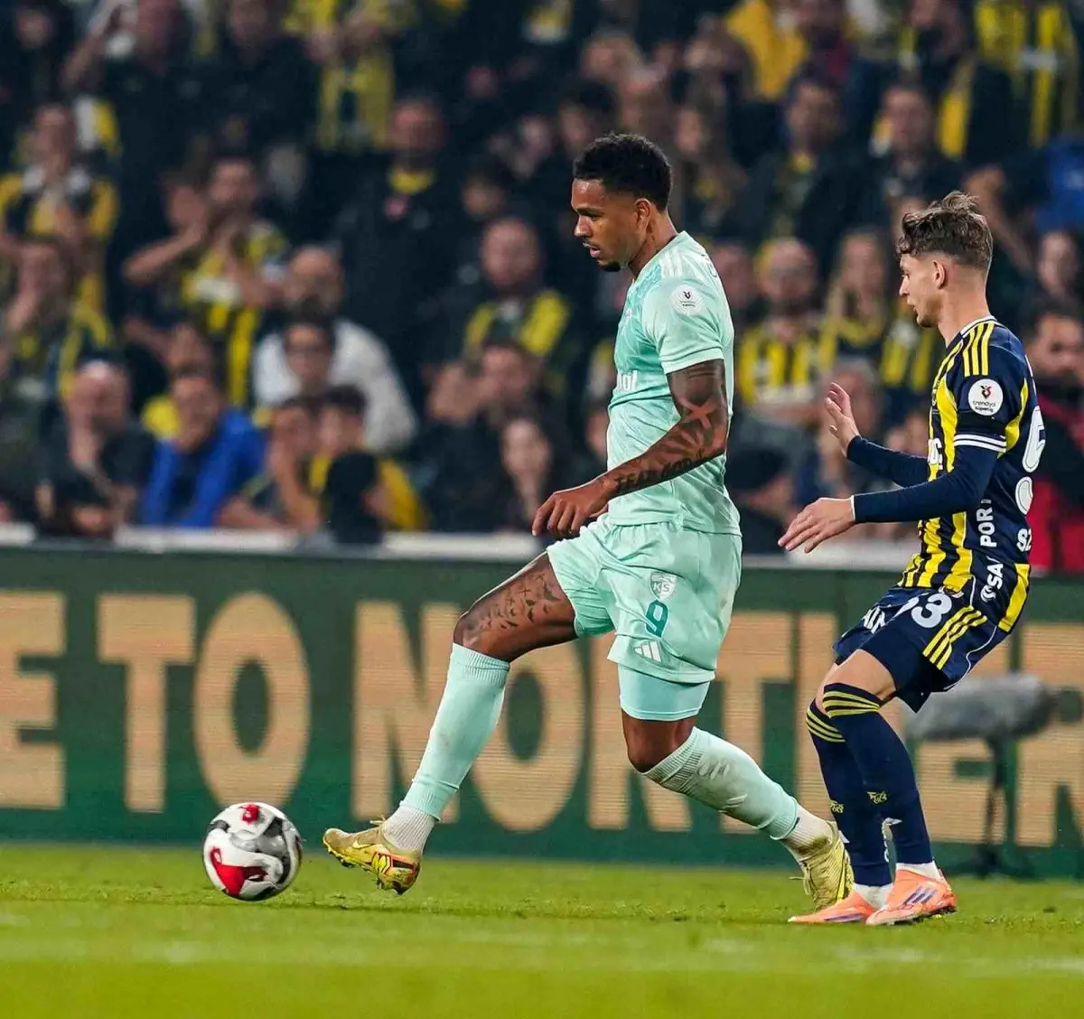 Onugkha'dan Fenerbahçe'ye İki Gol