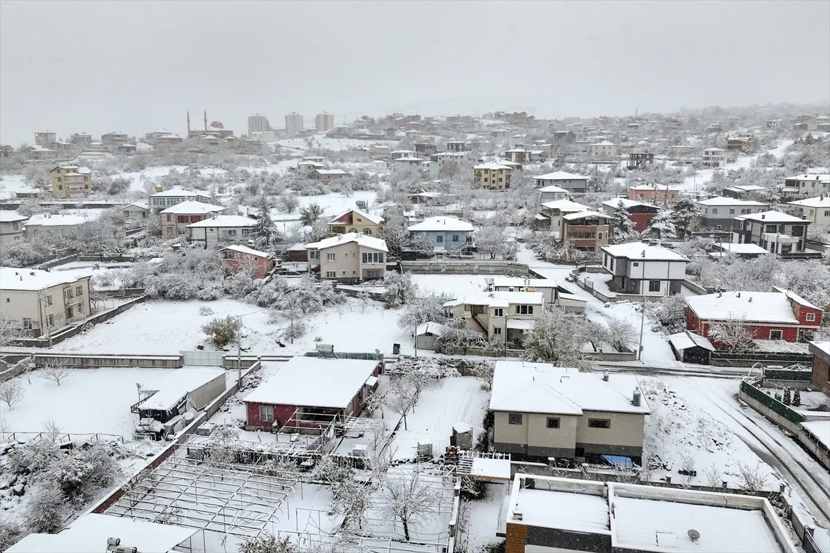 Kayseri ve Yozgat'ta Kar Yağışı