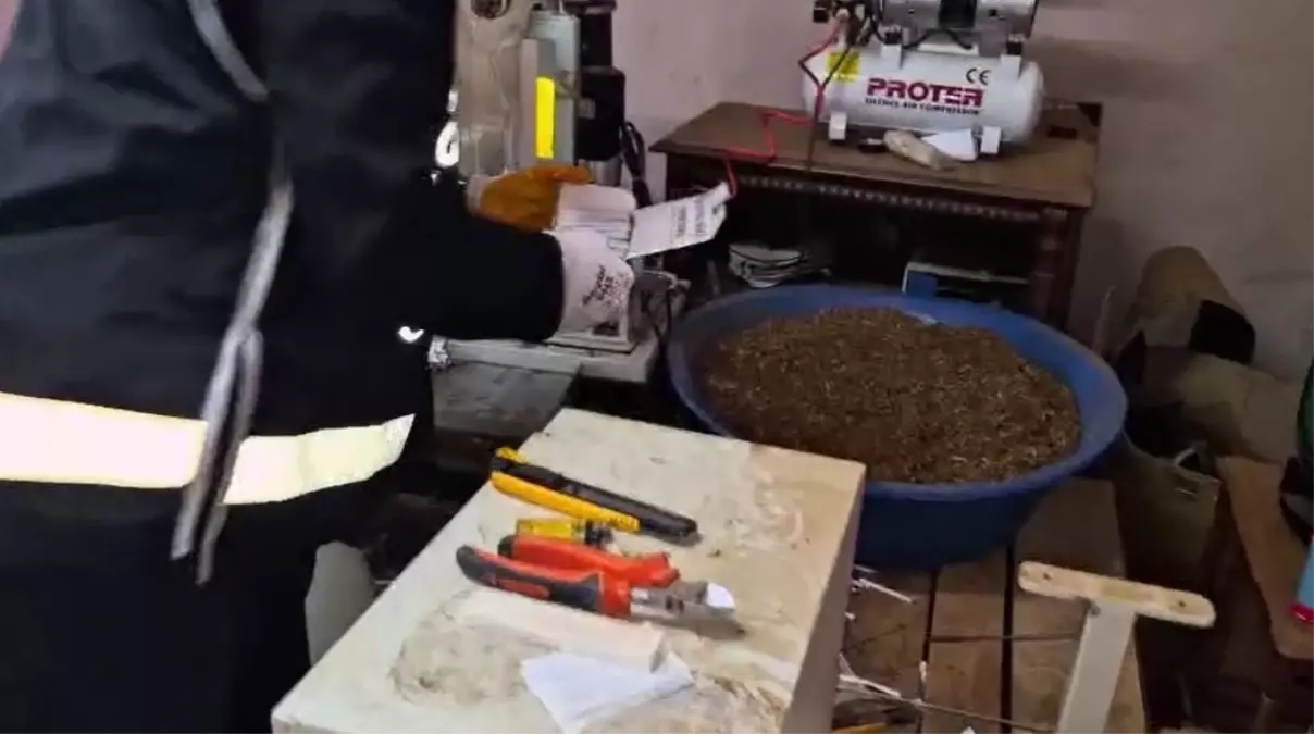 Kayseri'de 49 Bin Doldurulmuş Makaron Ele Geçirildi