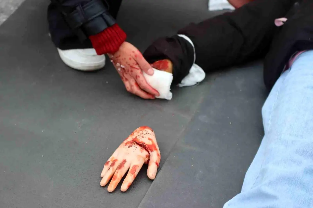 Kayseri'de Gerçekçi Otobüs Kazası Tatbikatı