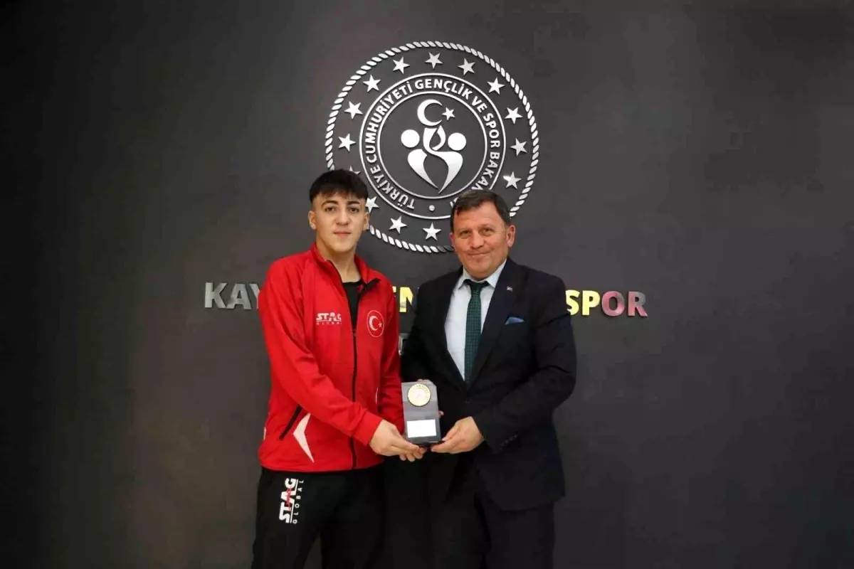 Kenan Eren Kahraman'dan Gurur Verici Başarı