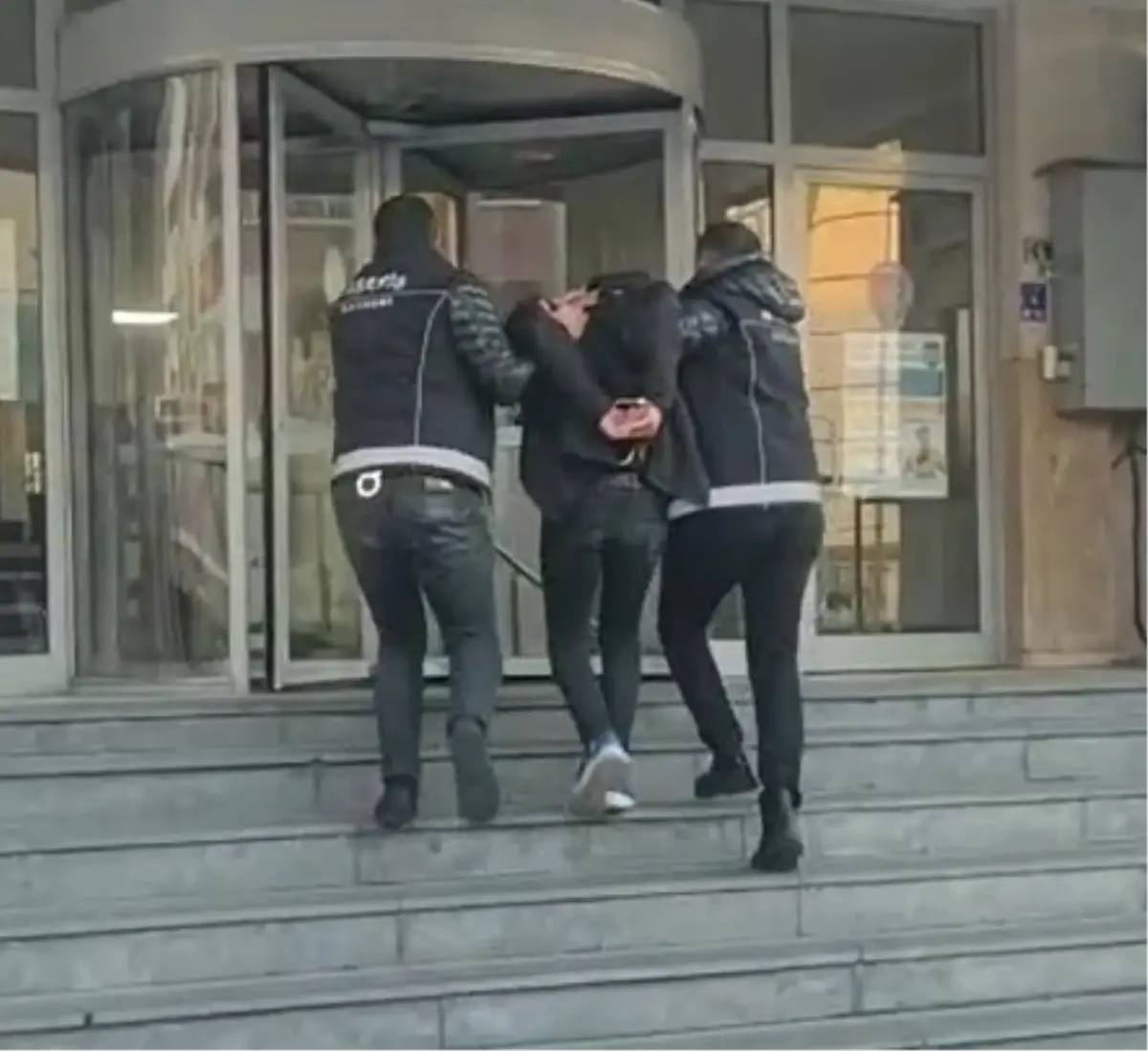 Aranan Dolandırıcı Kayseri'de Yakalandı