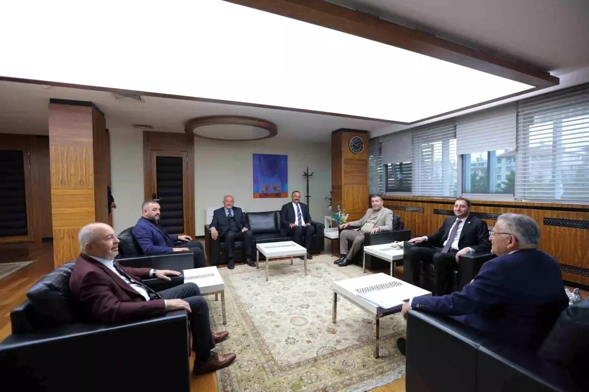 MHP Kayseri heyetinden Başkan Büyükkılıç'a ziyaret
