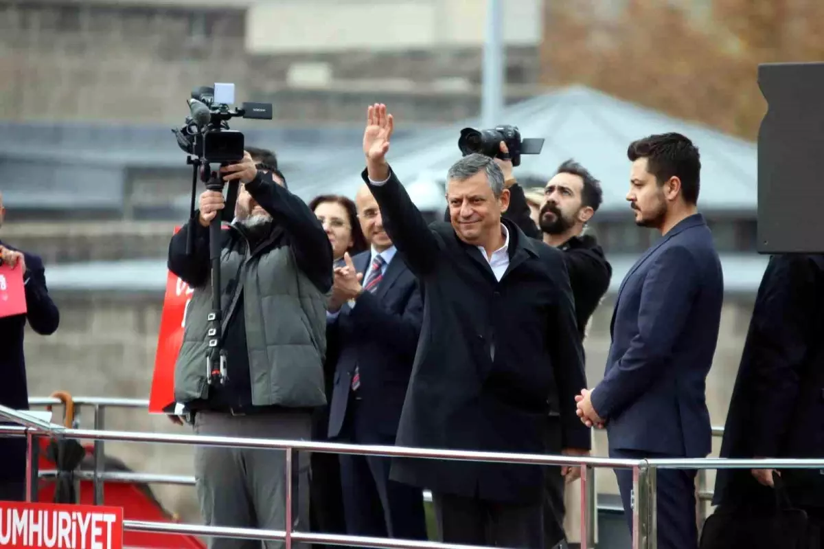 CHP Genel Başkanı Özel: 'Asgari ücret veren için 29, alan için 39 bin lira olmalı'