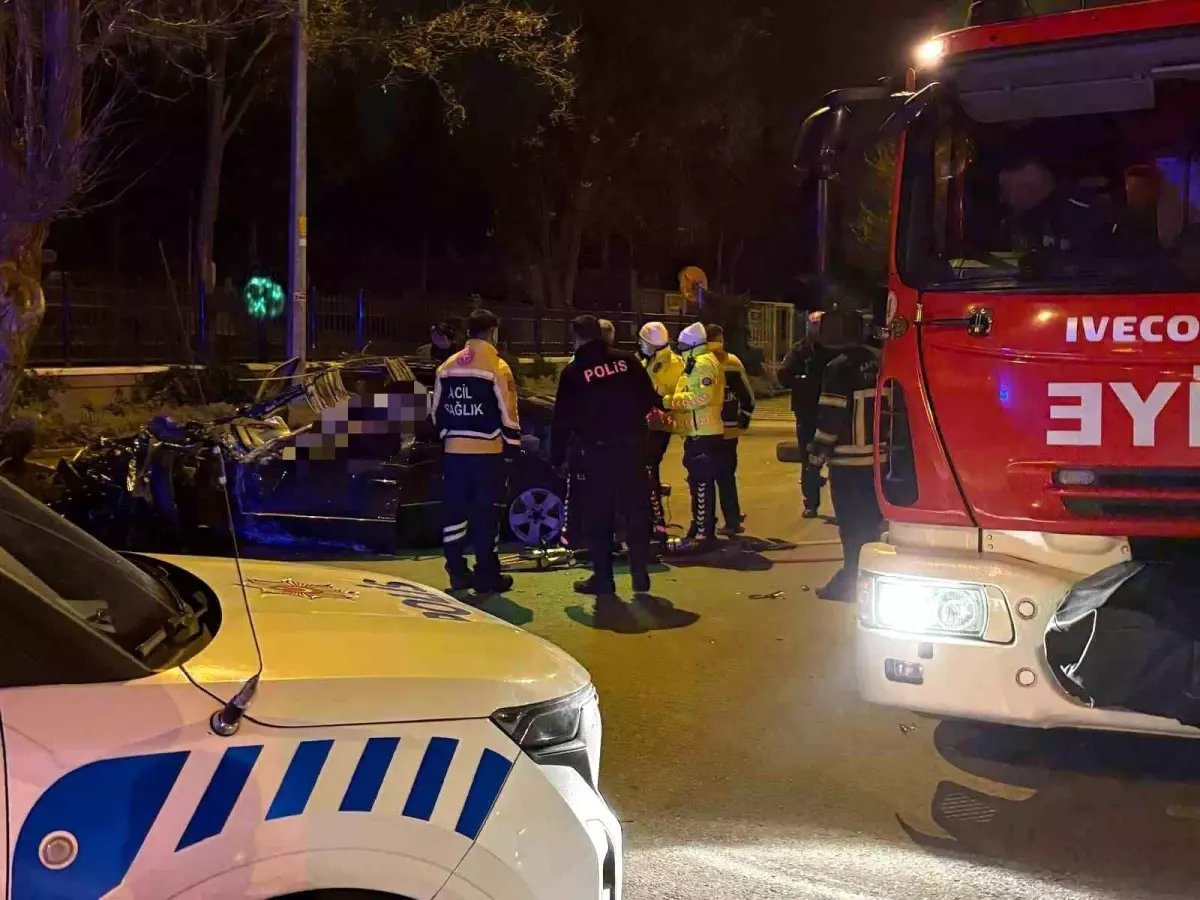 Kaldırıma çarpan otomobil 200 metre savruldu: 1 ölü, 1 ağır yaralı