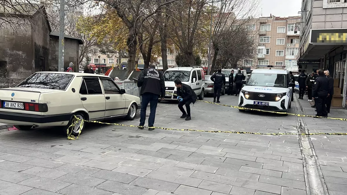 Kayseri'de Bıçaklı Saldırı: 3 Yaralı