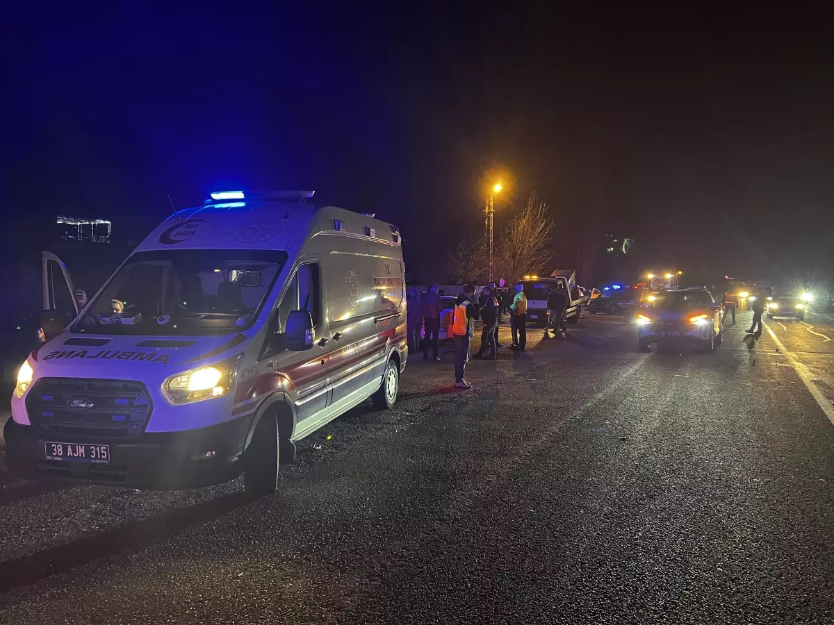 Kayseri'de Zincirleme Kaza: 7 Yaralı