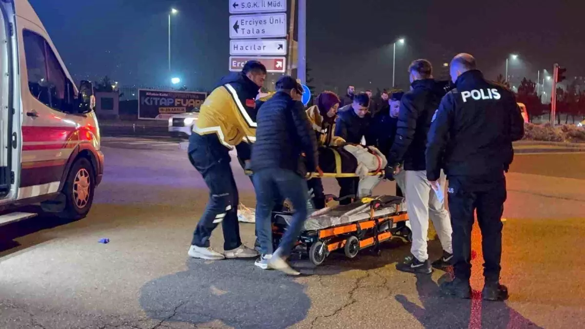 Kayseri'de Trafik Kazası: Motosiklet Yolcusu Yaralandı