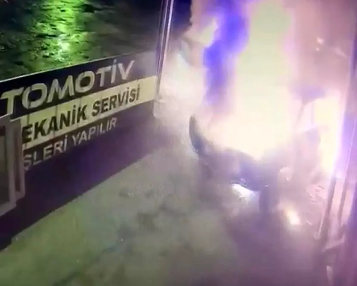 Kayseri'de Oto Sanayi Sitesinde Yangın