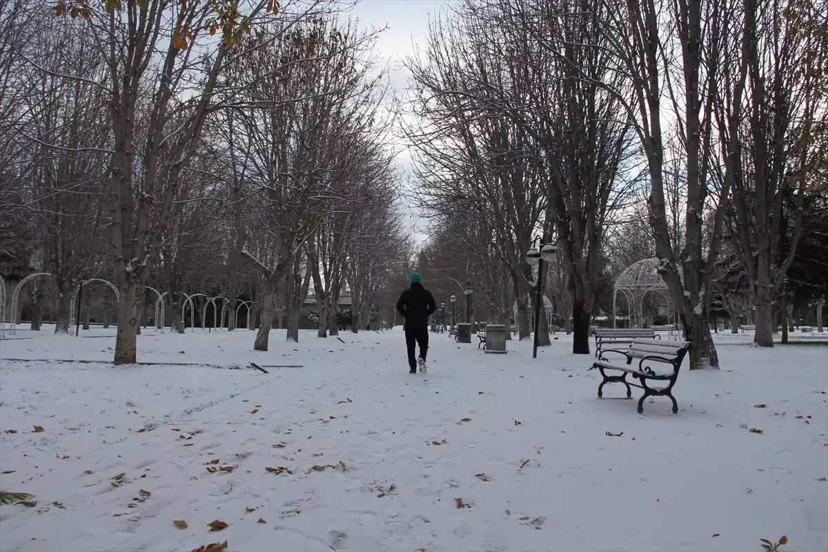 Kayseri'de Kar Yağışı Hayatı Olumsuz Etkiledi