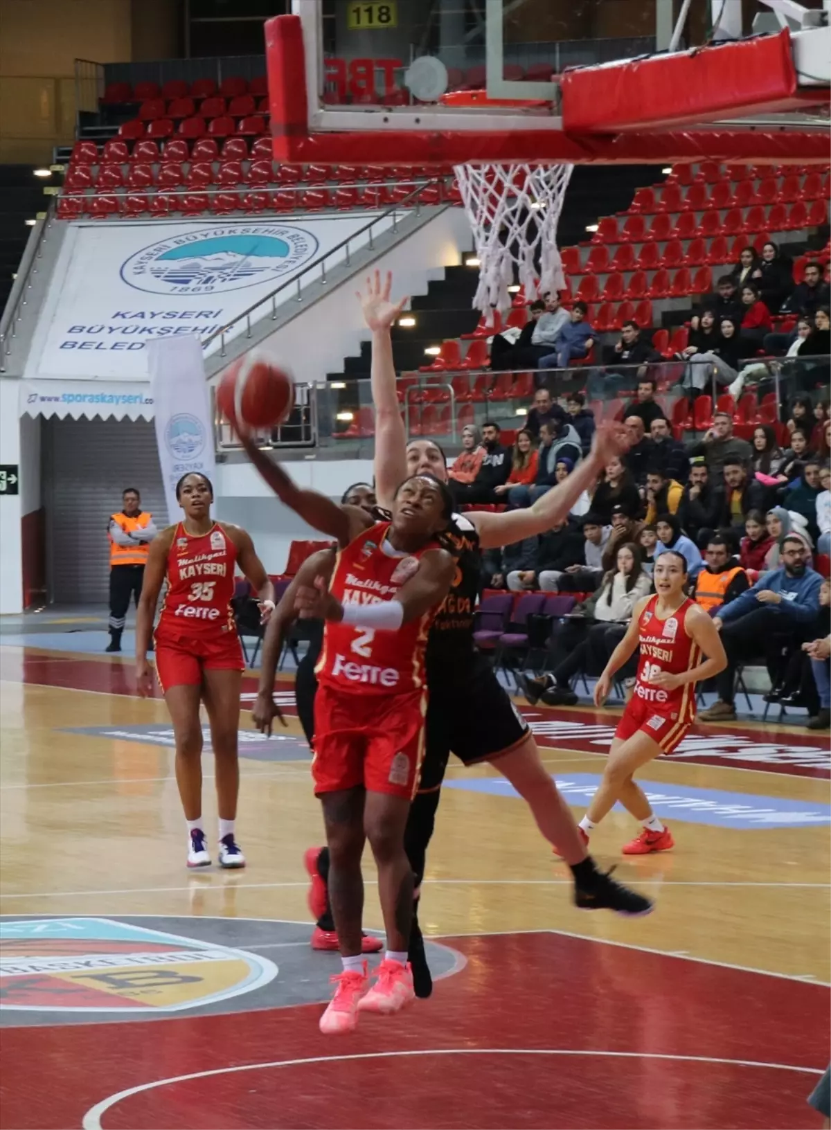 Galatasaray, Kayseri'yi farklı geçti