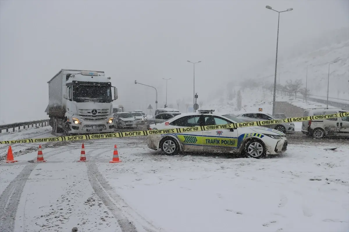 Kayseri-Malatya Yolu Kapandı