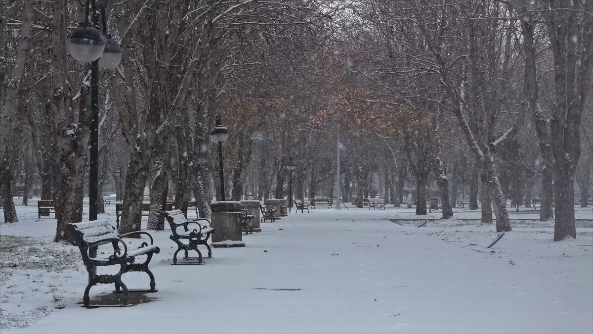 Kayseri ve Yozgat'ta Kar Yağışı Etkili