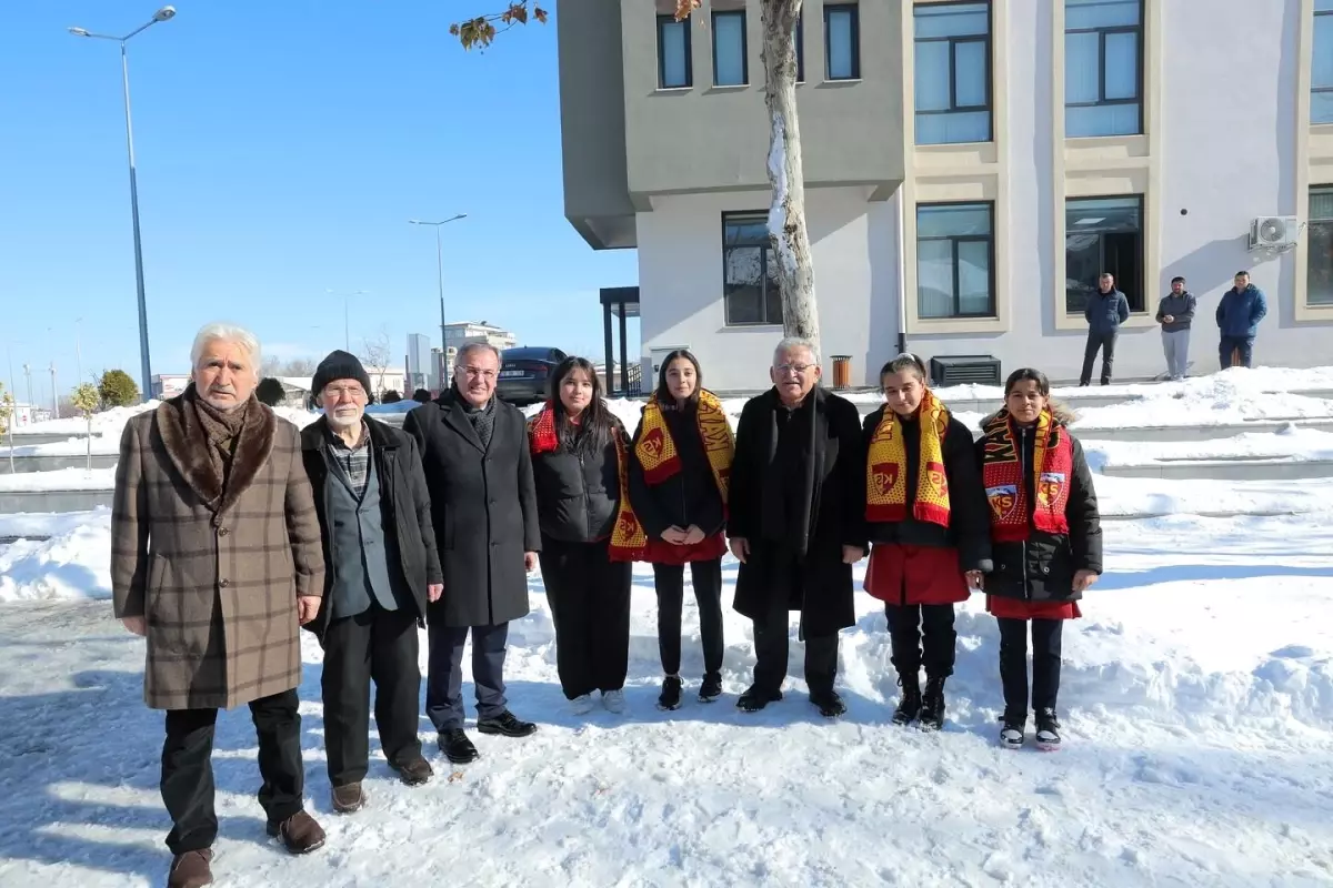 Başkan Büyükkılıç'tan Hacılar'da gönüllere dokunan ziyaret