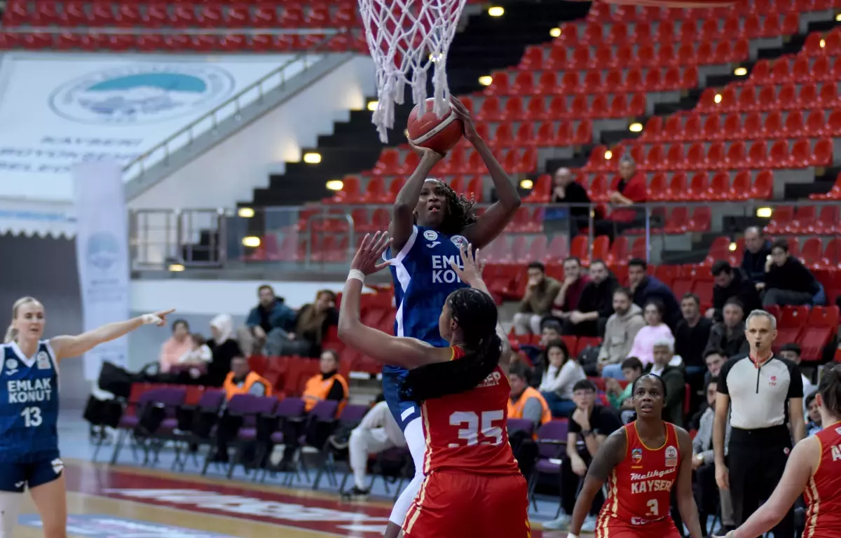 Emlak Konut Yarı Finale Yükseldi