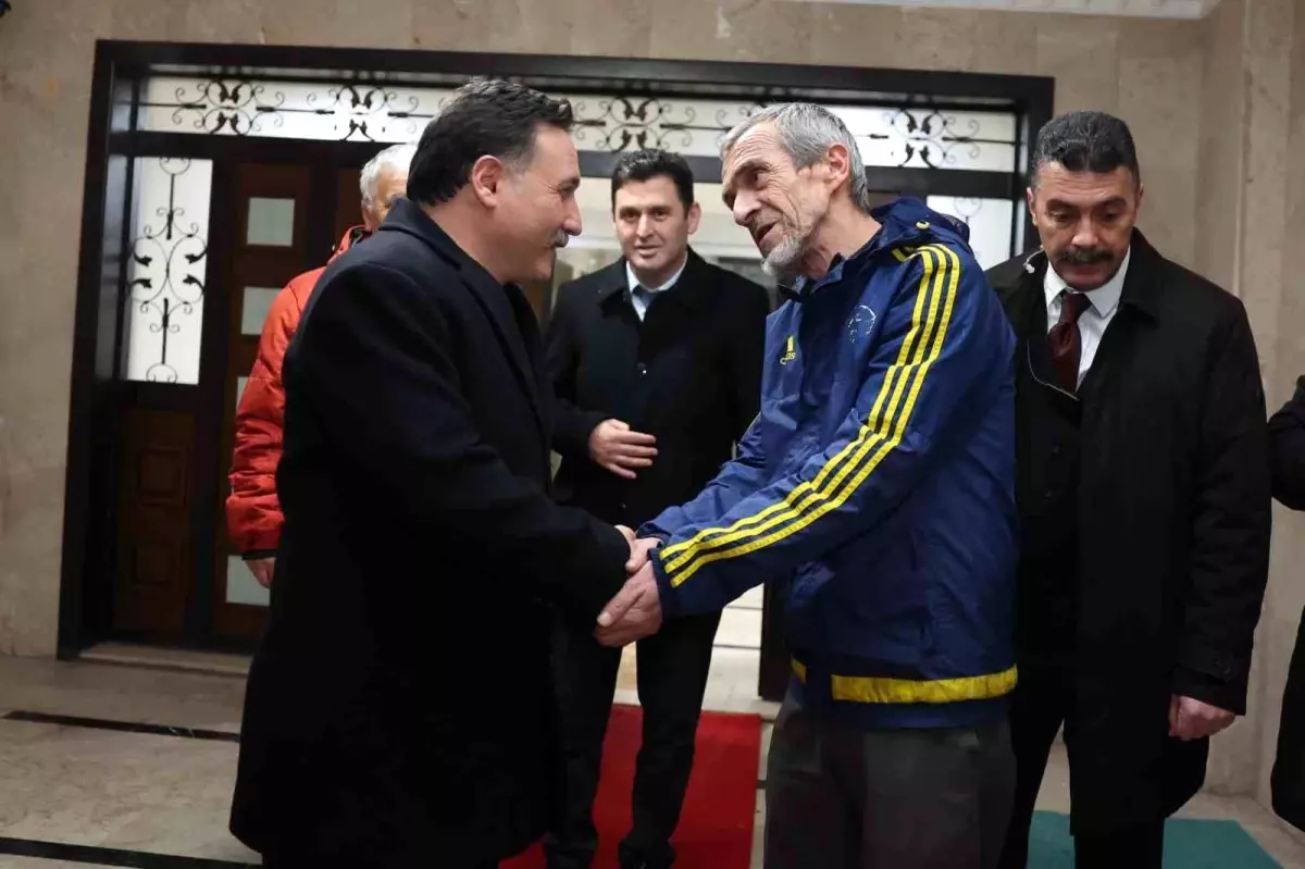 Vali Çiçek, Kayseri'de Ev Ziyaretleri Gerçekleştirdi