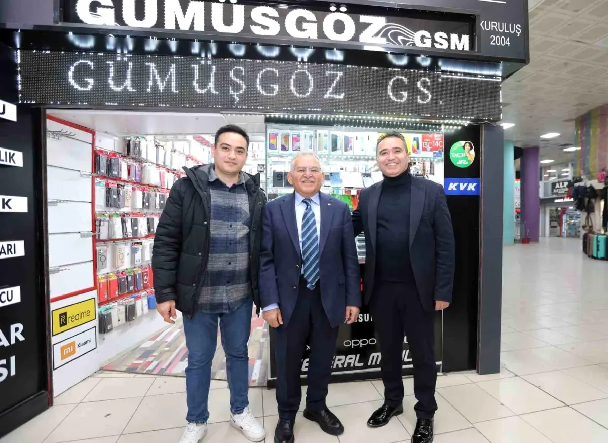 Başkan Büyükkılıç'tan Hunat Çarşısı esnafı ve vatandaşlarla samimi buluşma