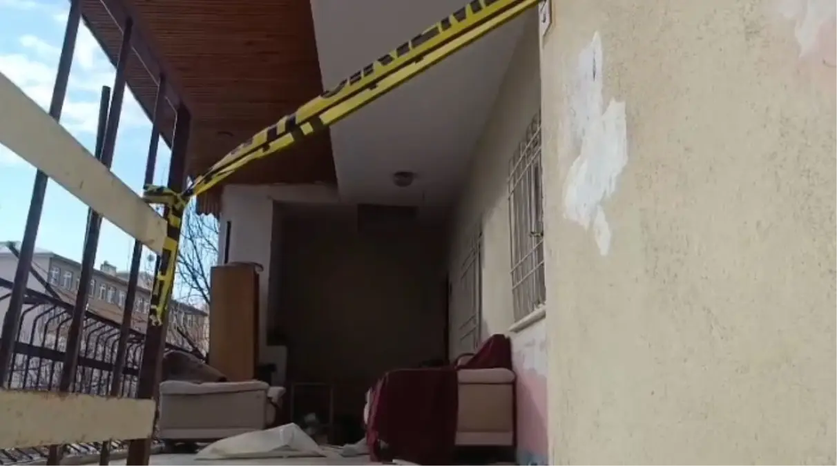 Eski Nişanlısını ve Çocuklarını Bıçakla Yaraladı