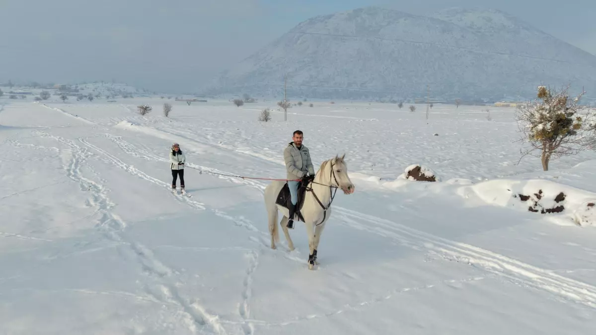 Kayak ve Atçılık Bir Arada