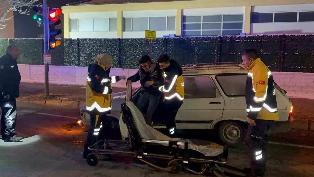 Kayseri'de Trafik Kazası: Sürücü Hafif Yaralandı
