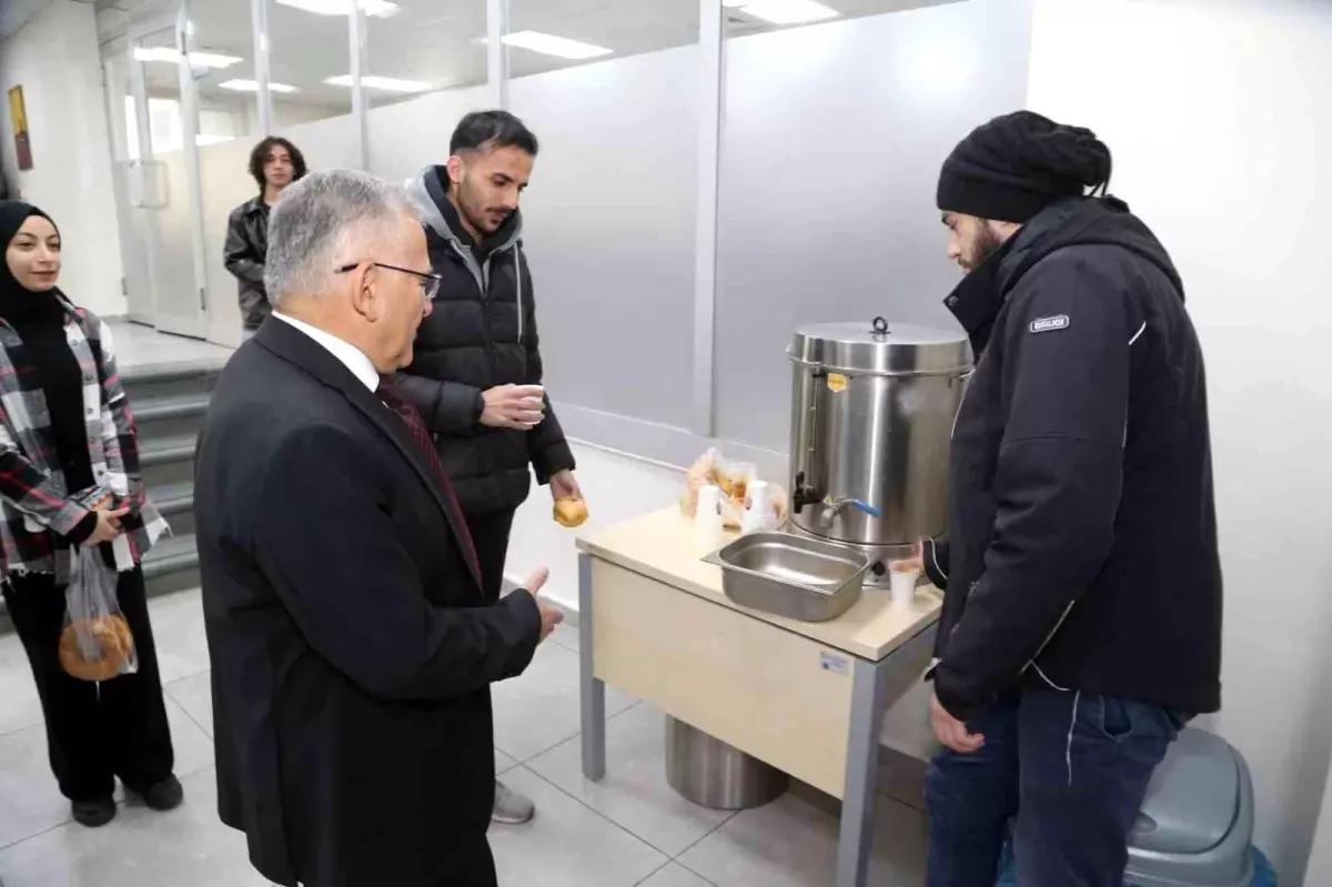 Kayseri Büyükşehir'den öğrencilere 1,4 milyon bardak sıcak çorba desteği