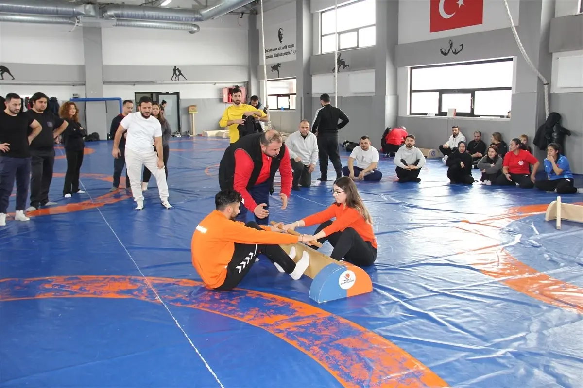 Mas Güreşi Antrenörlük Kursu Kayseri'de Tamamlandı