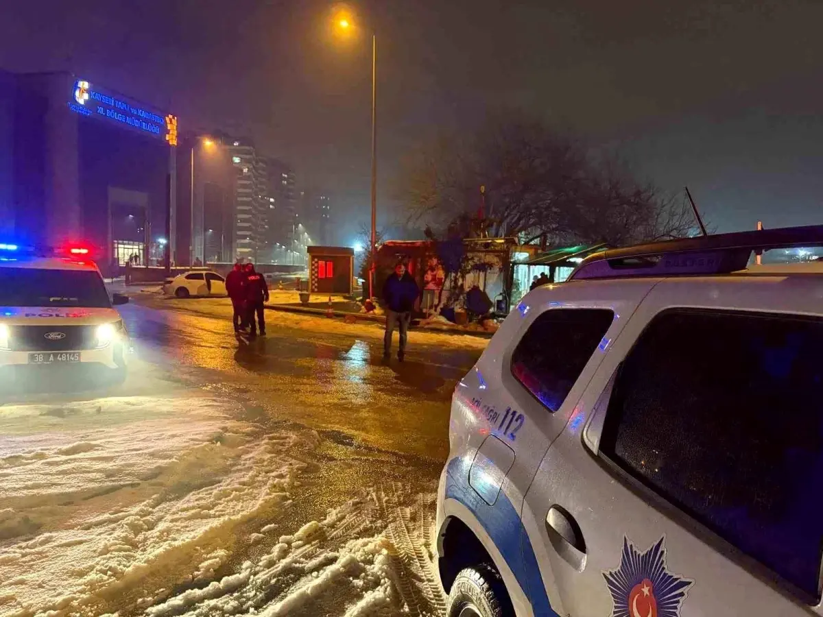 Kayseri'de Babasını Vuran Şahıs Büfeyi Kurşunladı