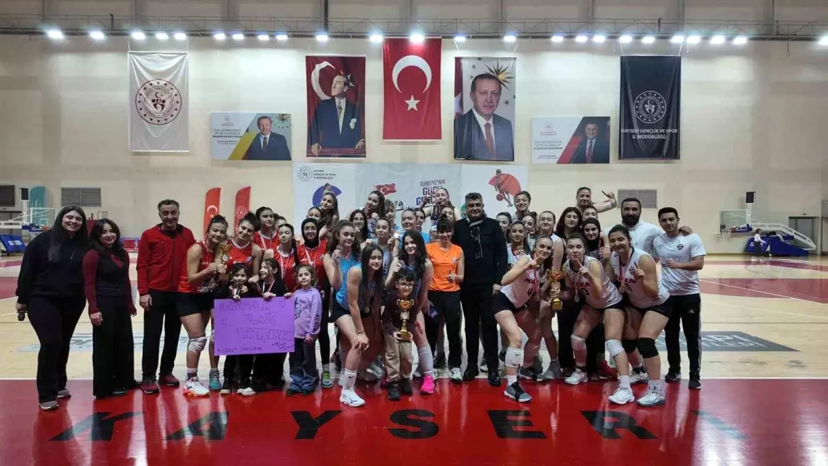 Kayseri Yıldız Kızlar Voleybol Ligi Tamamlandı