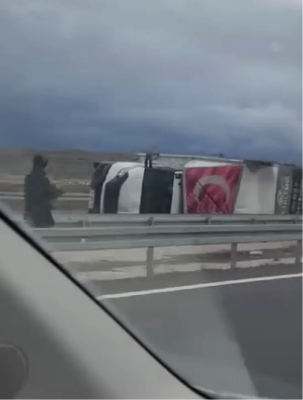 Kayseri'de Kuvvetli Rüzgar Hasara Neden Oldu